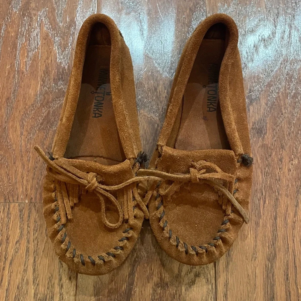 Minnetonka Moccasin Kids Brown Suede Fringe Kilty Slip On Flat 2402 Size 3